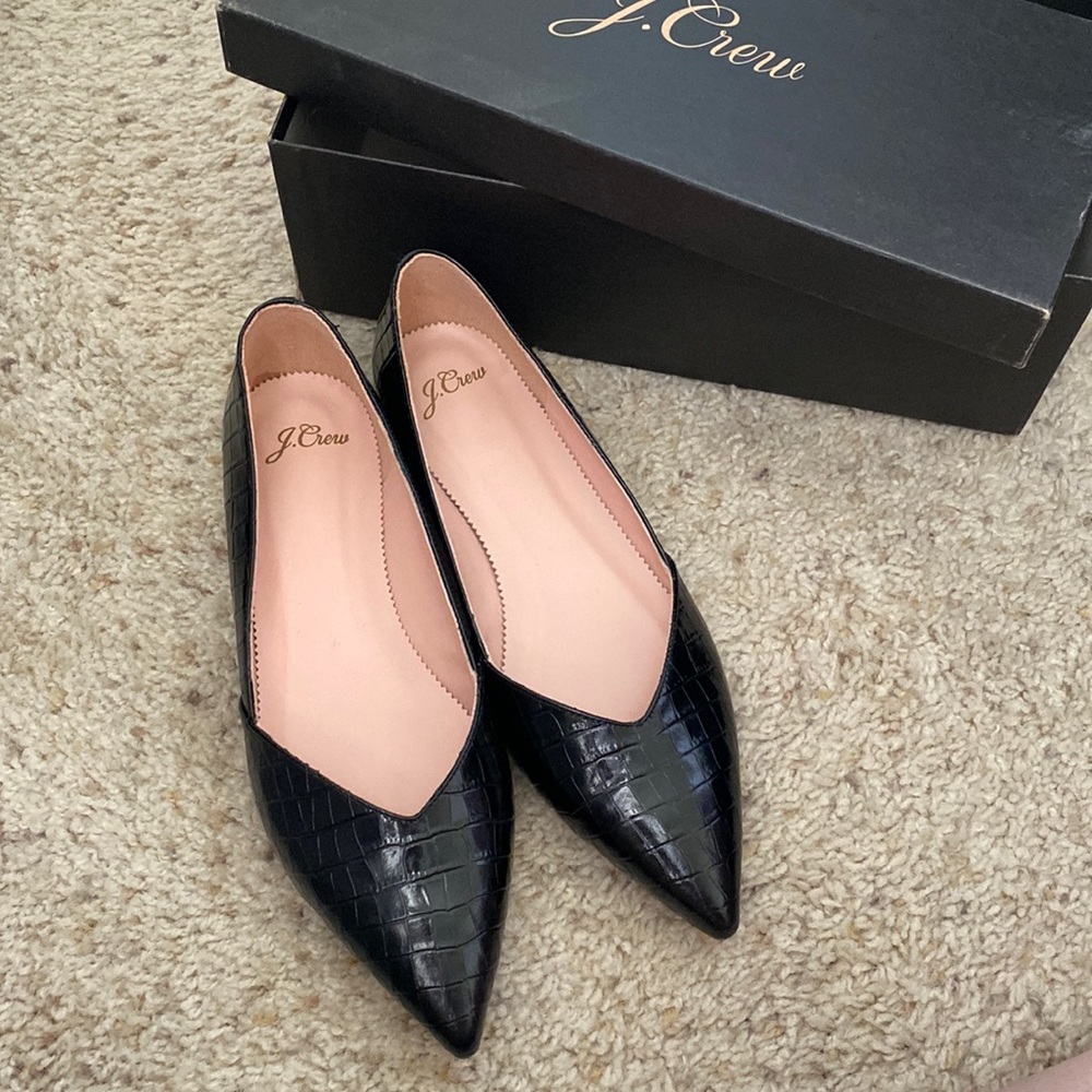 New in box J Crew pointed toe crocodile embossed leather  flats